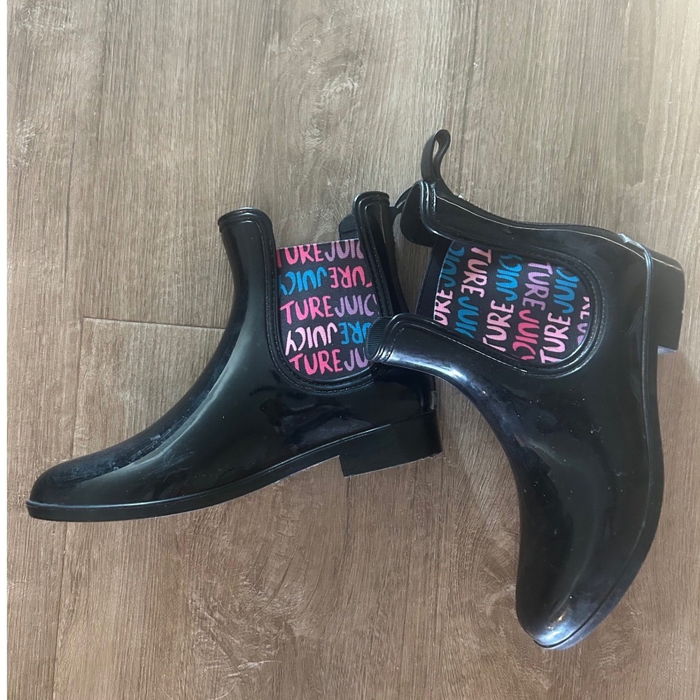 Juicy Couture Black Glossy Romance Rain Boots Logo Elastic Excellent Co